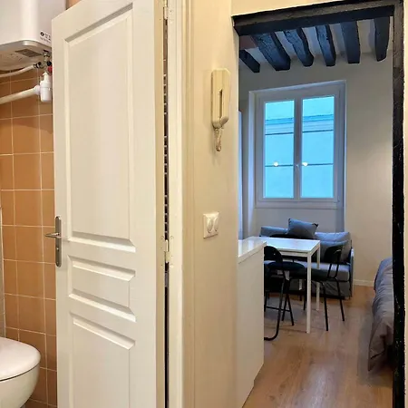 Apartamento Cozy Near Pompidou Marais In Vertus París
